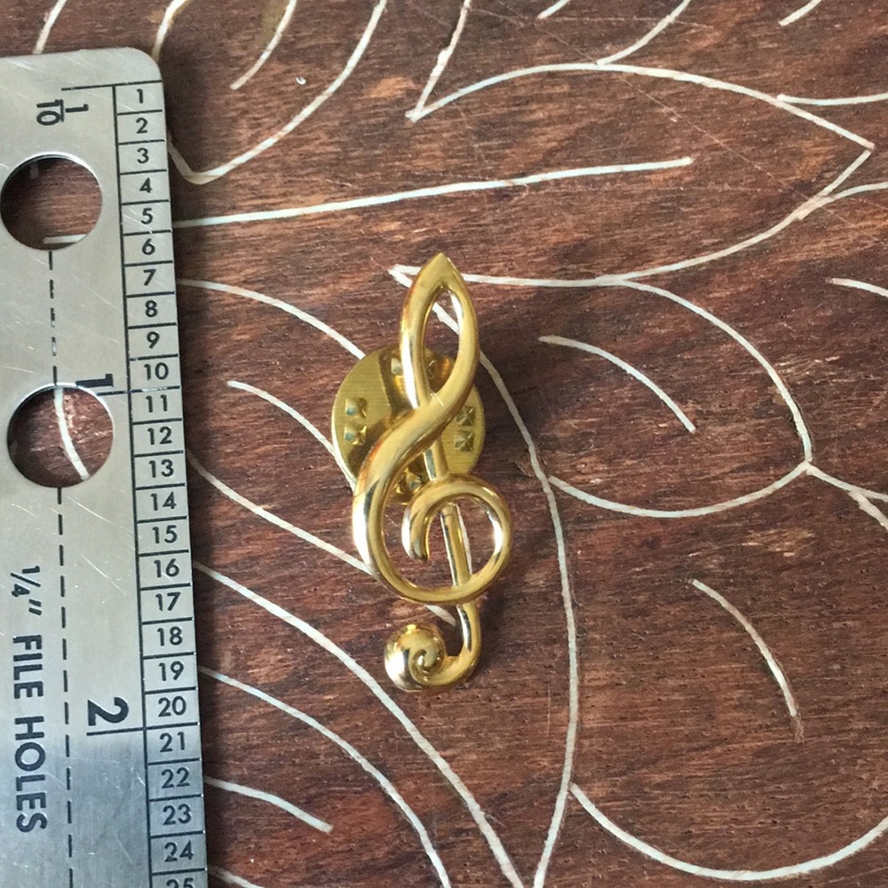 Golden Music Note Pin - Picture 2 of 4